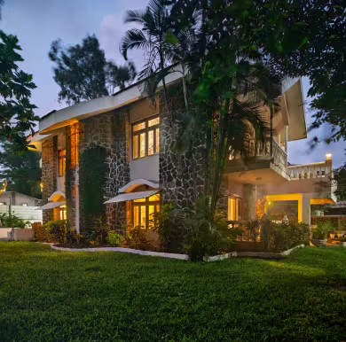 Villa Francis - Luxury 4BHK Private Pool Villa in Lonavala with Mountain Views - Book Direct Online