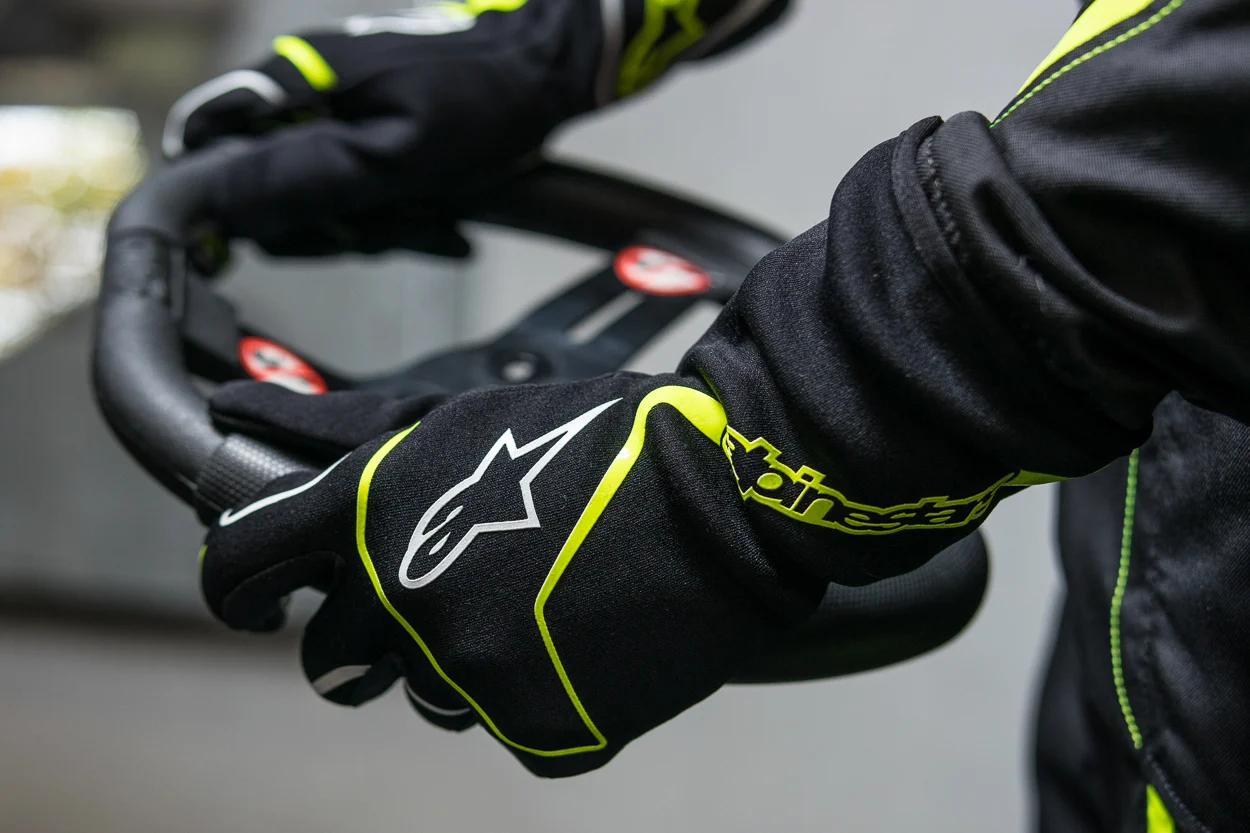 Kart gloves: a buying guide