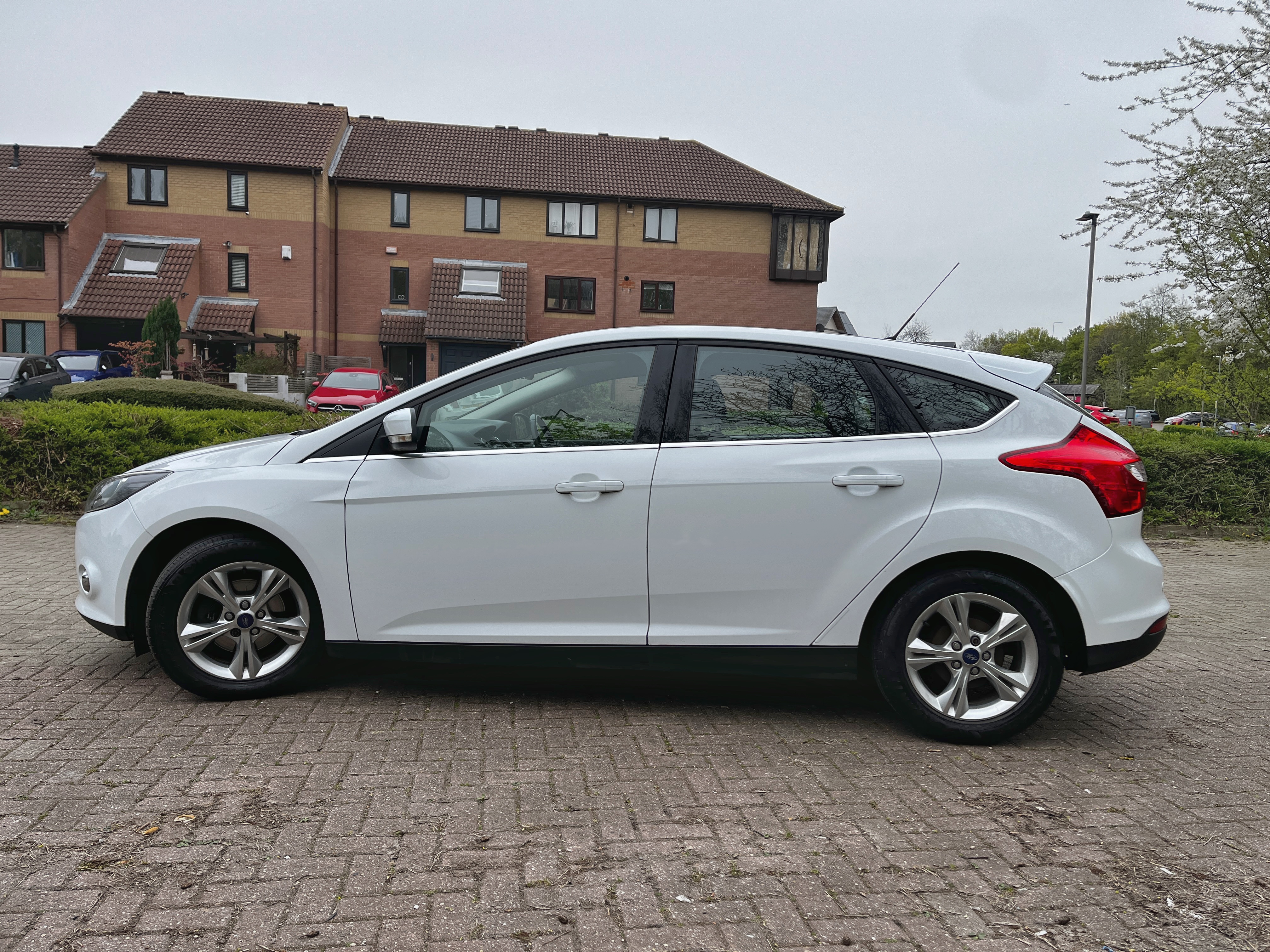 Ford Focus Zetec - View 6