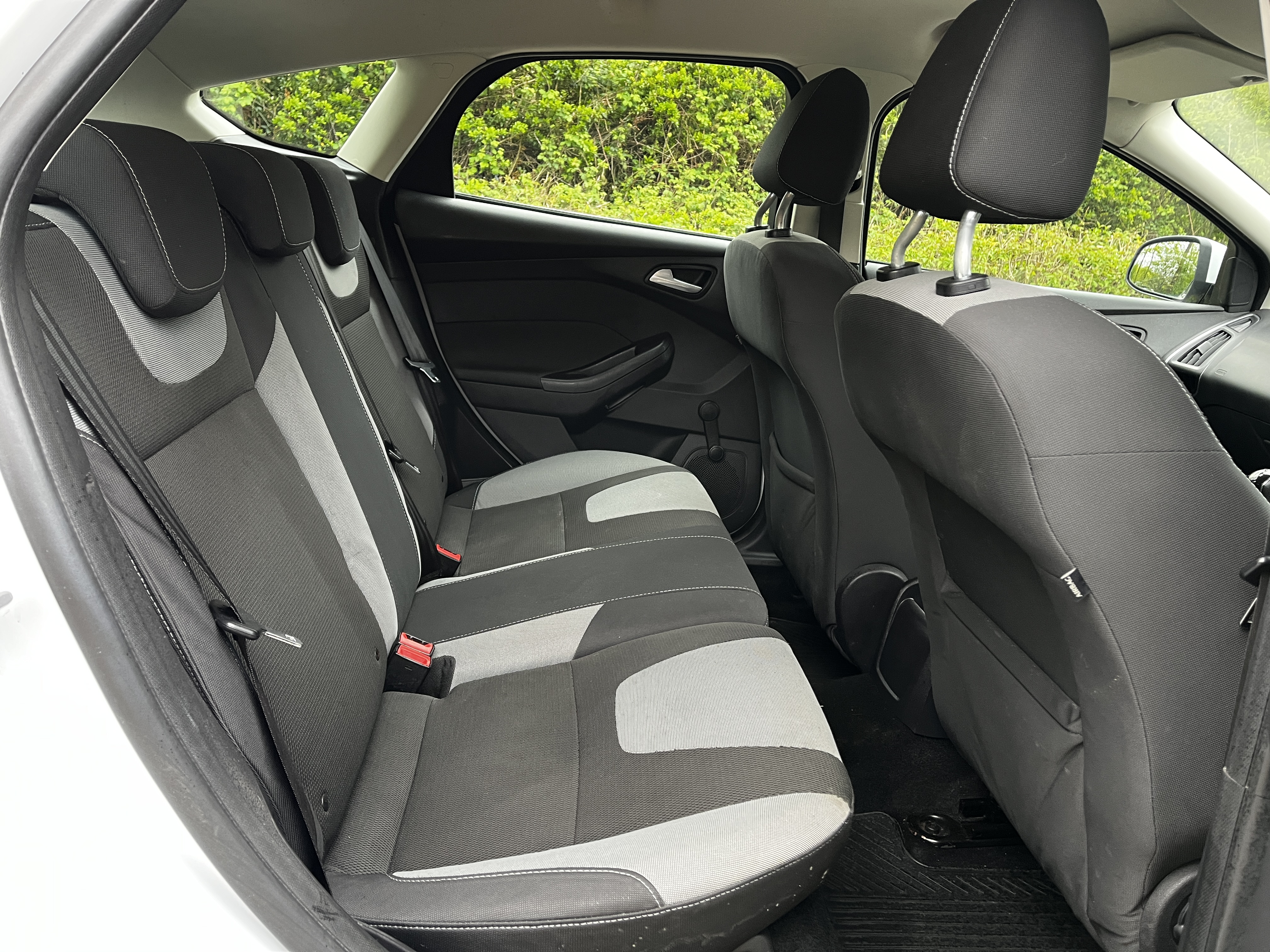 Ford Focus Zetec - View 13