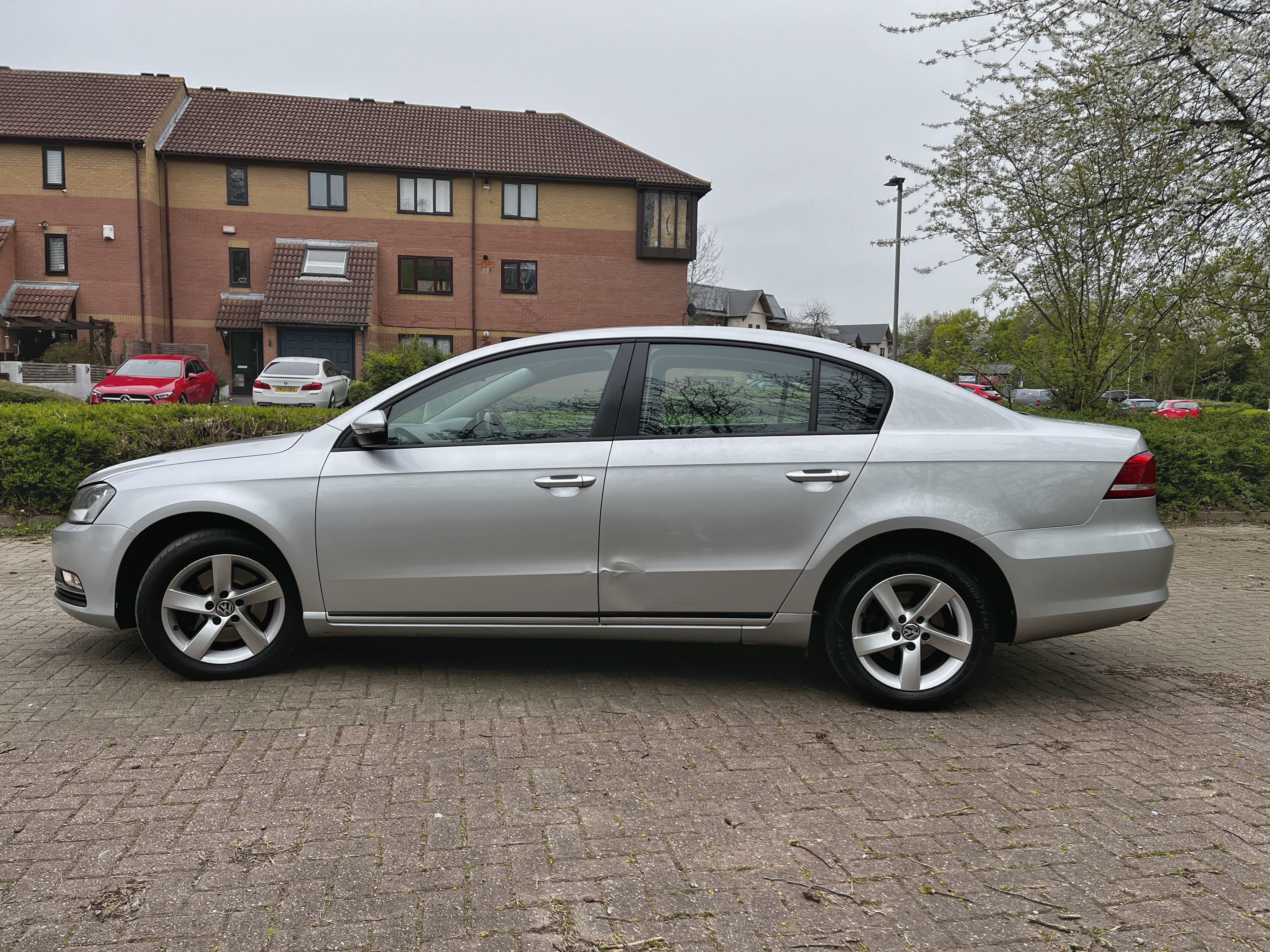 Volkswagen Passat - View 6