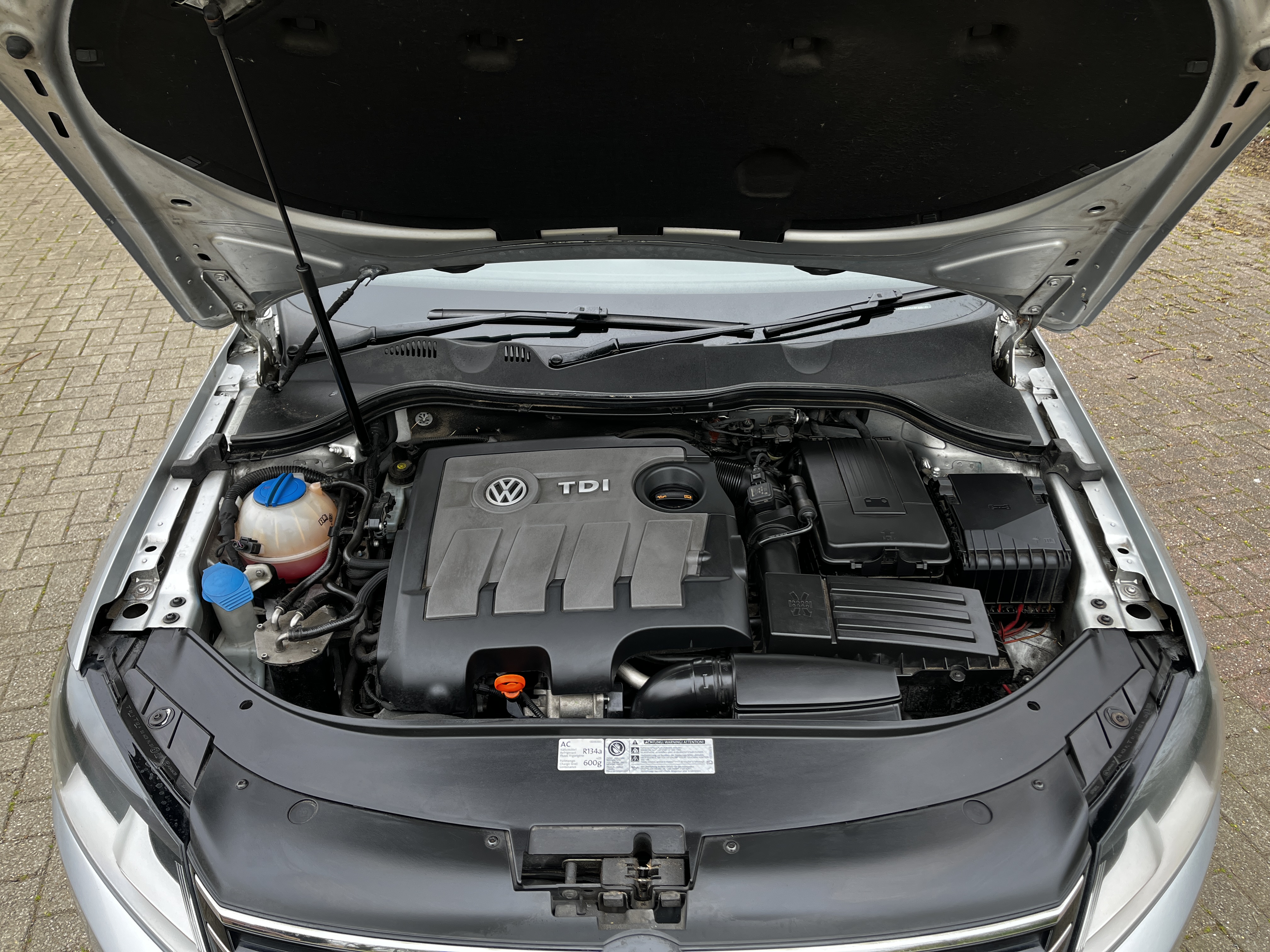 Volkswagen Passat - View 10