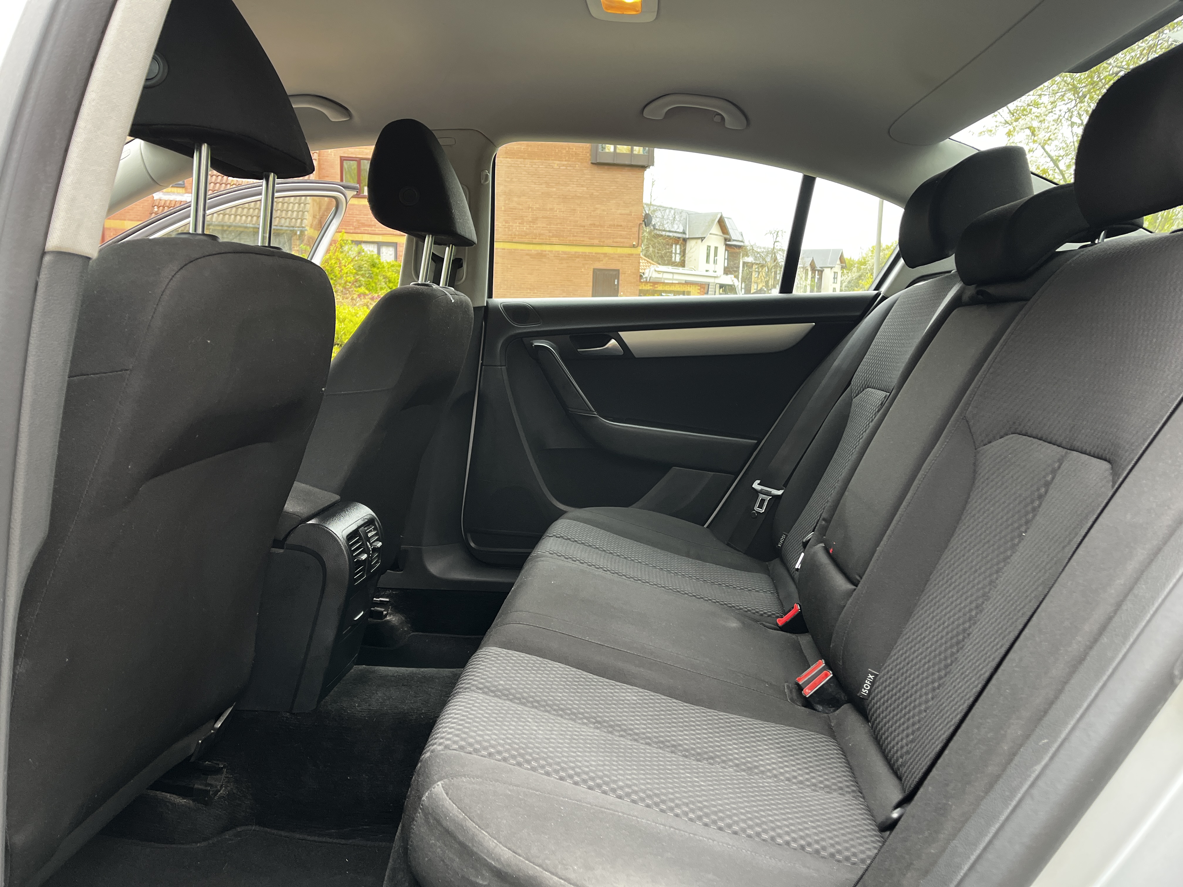 Volkswagen Passat - View 14