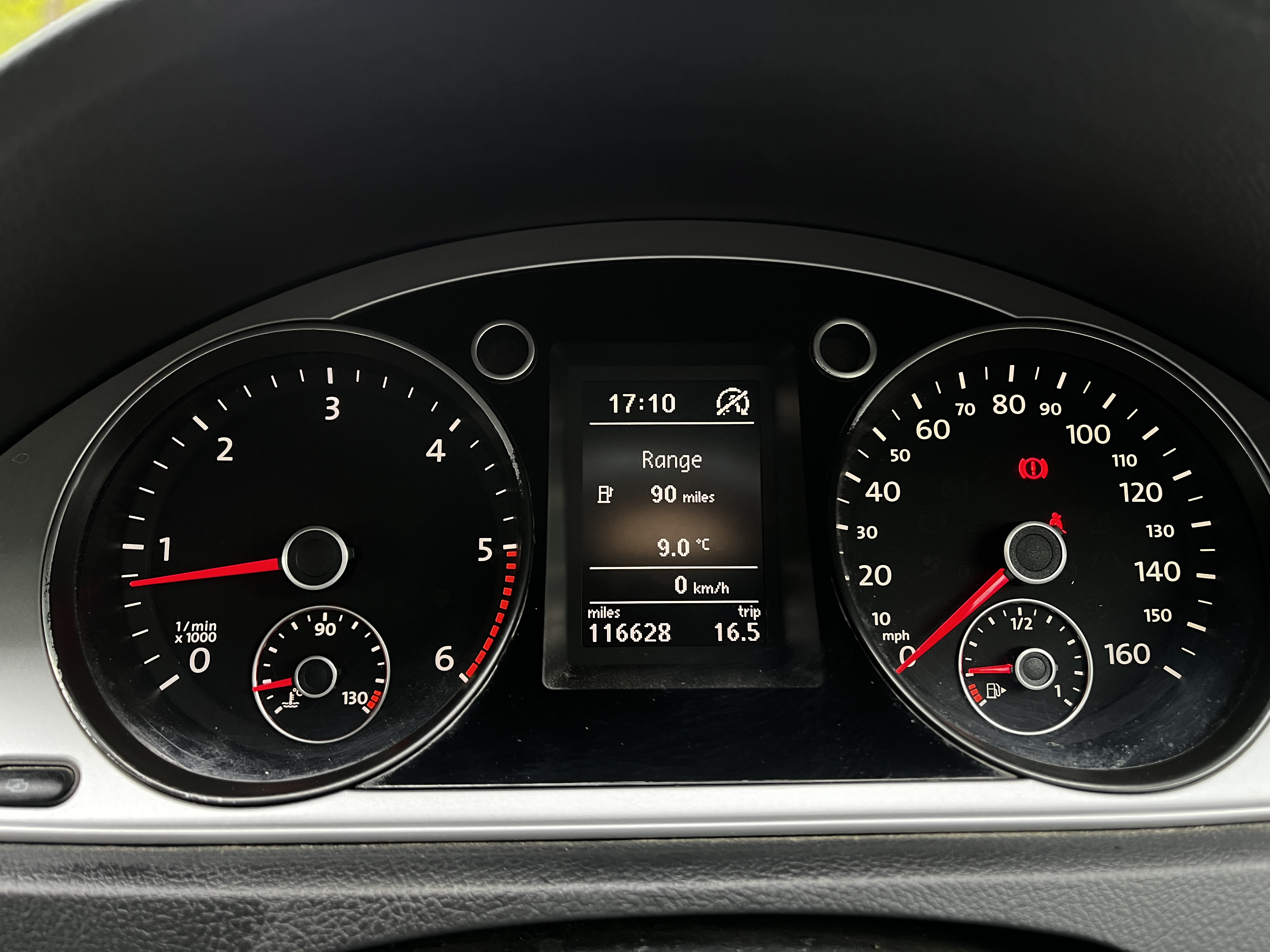 Volkswagen Passat - View 18