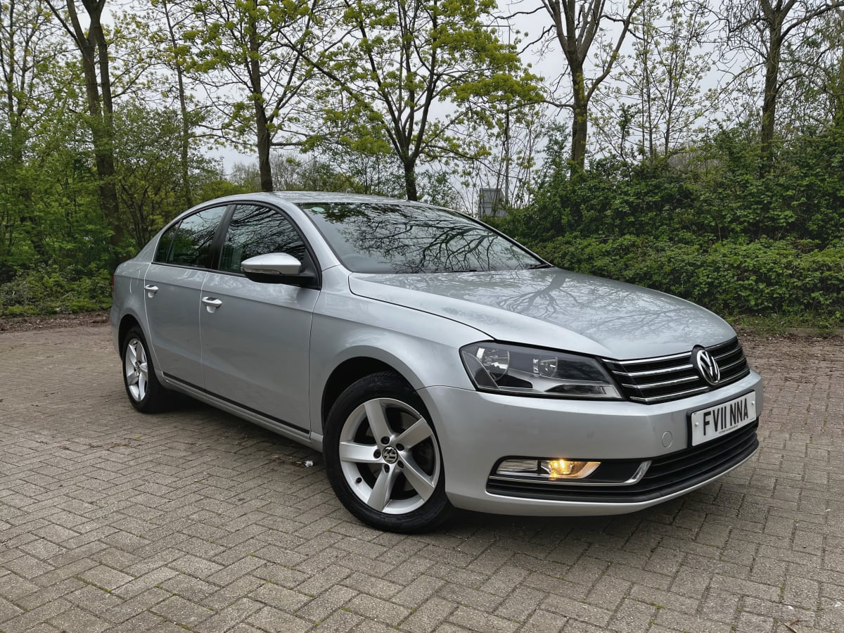 Volkswagen Passat - View 1
