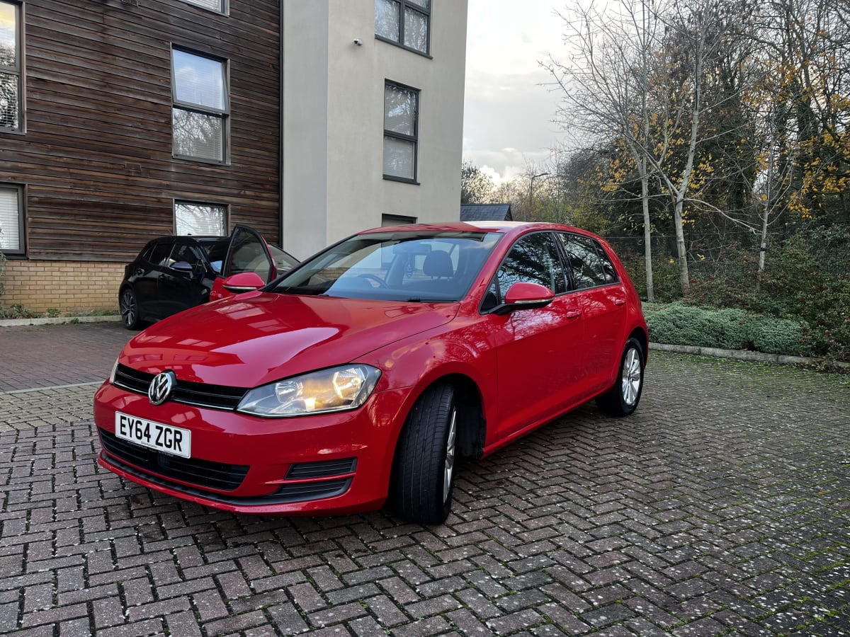 Volkswagen Golf - View 6
