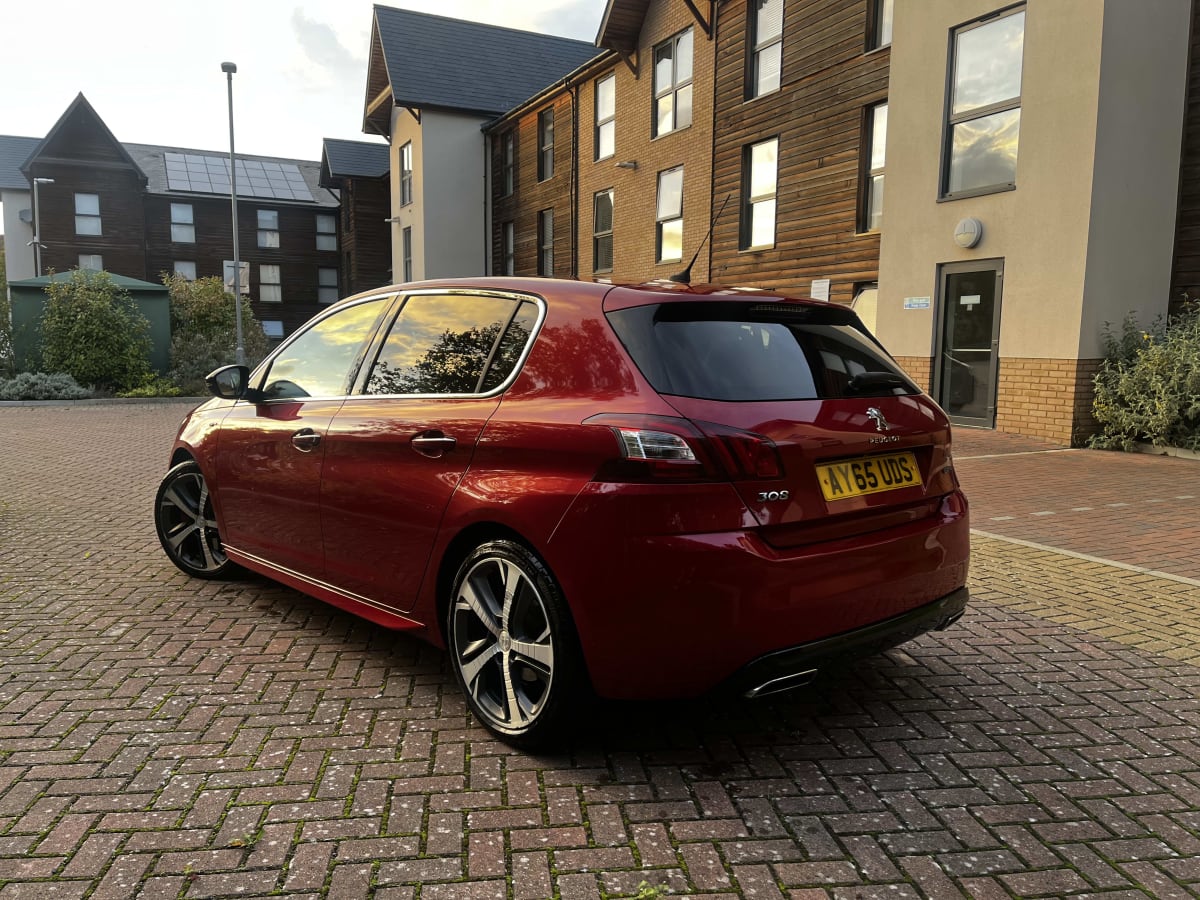 Peugeot 308 GT - View 5