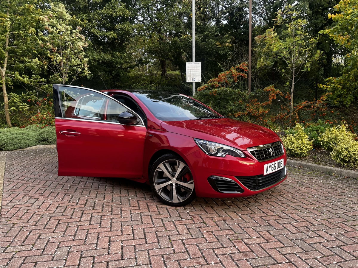 Peugeot 308 GT - View 1