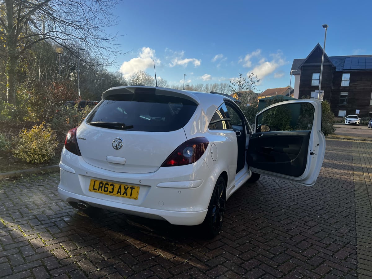 Vauxhall Corsa Limited Edition - View 3
