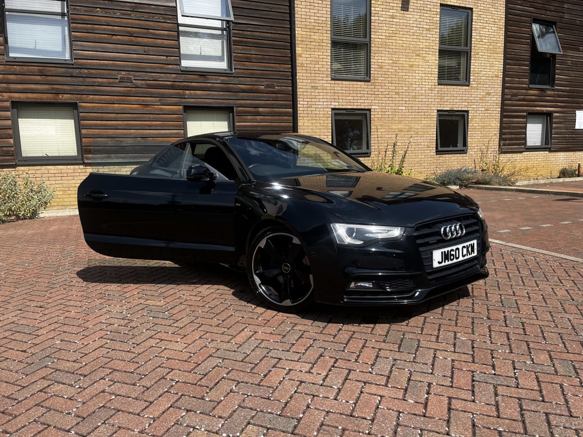 Audi A5 S-line Black Edition - View 1