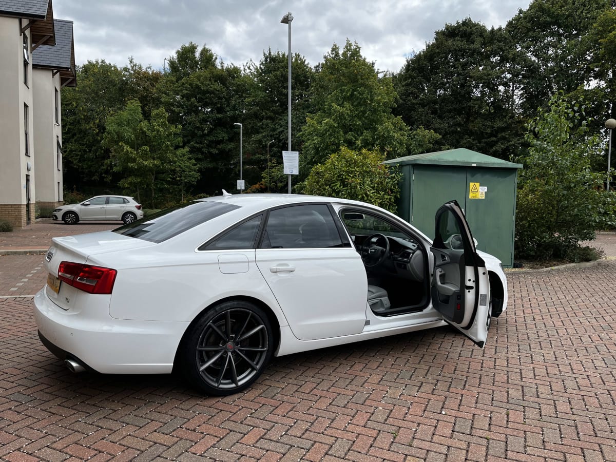 Audi A6 - View 3