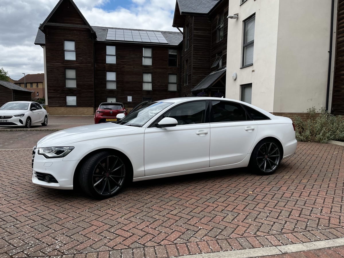 Audi A6 - View 6