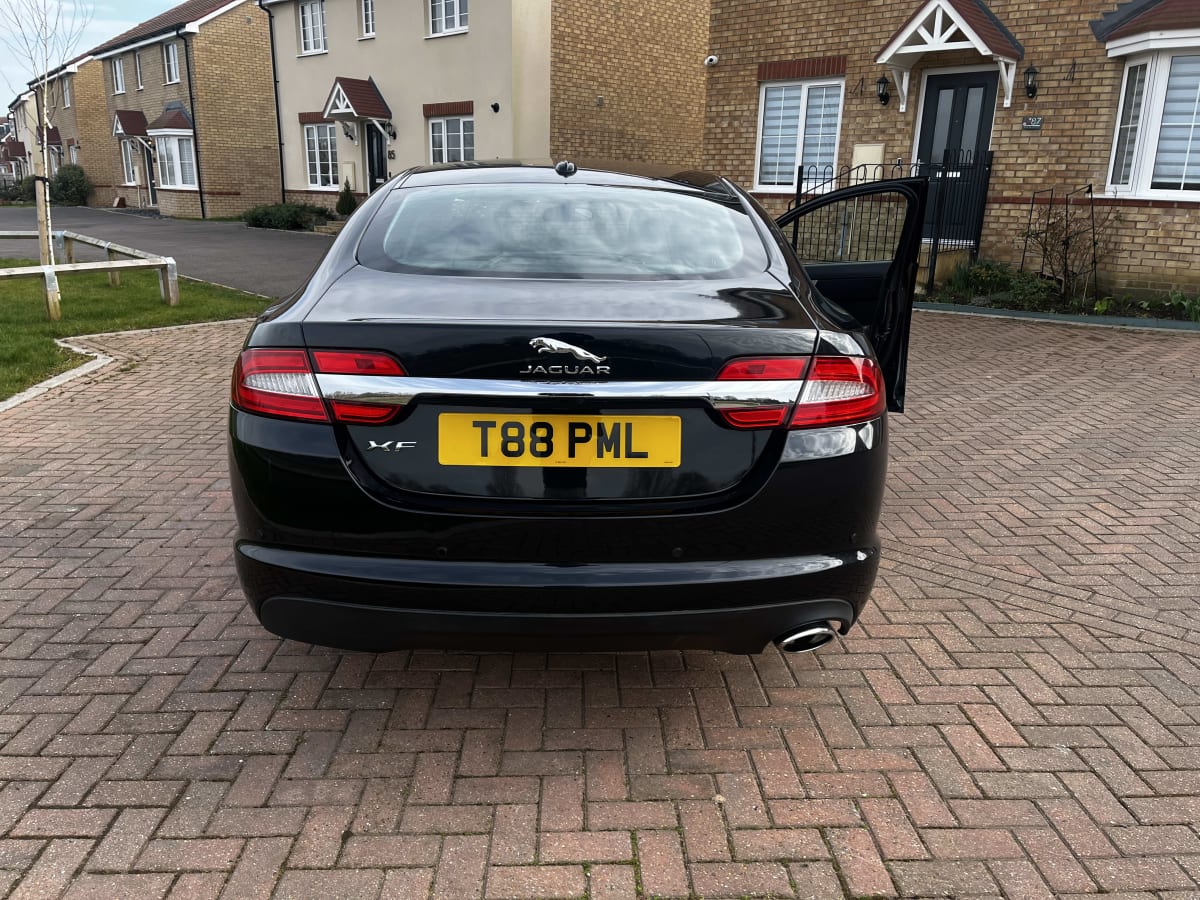 Jaguar XF - View 4