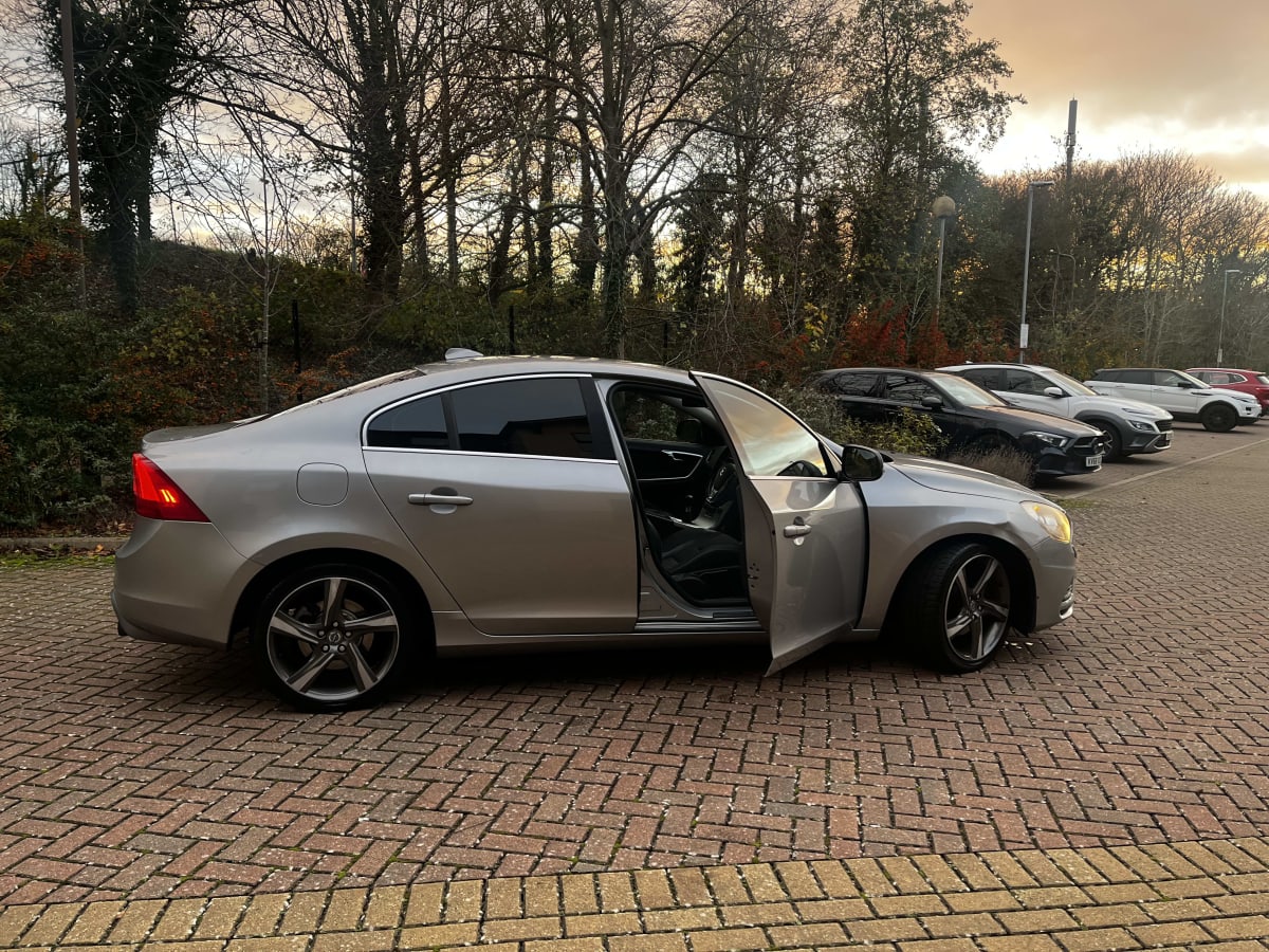 Volvo S60 - View 2