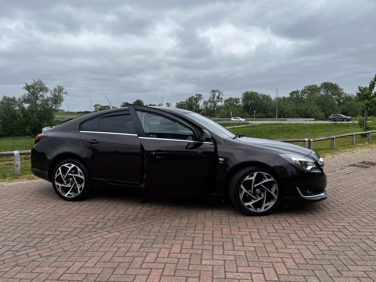 Vauxhall Insignia - View 2