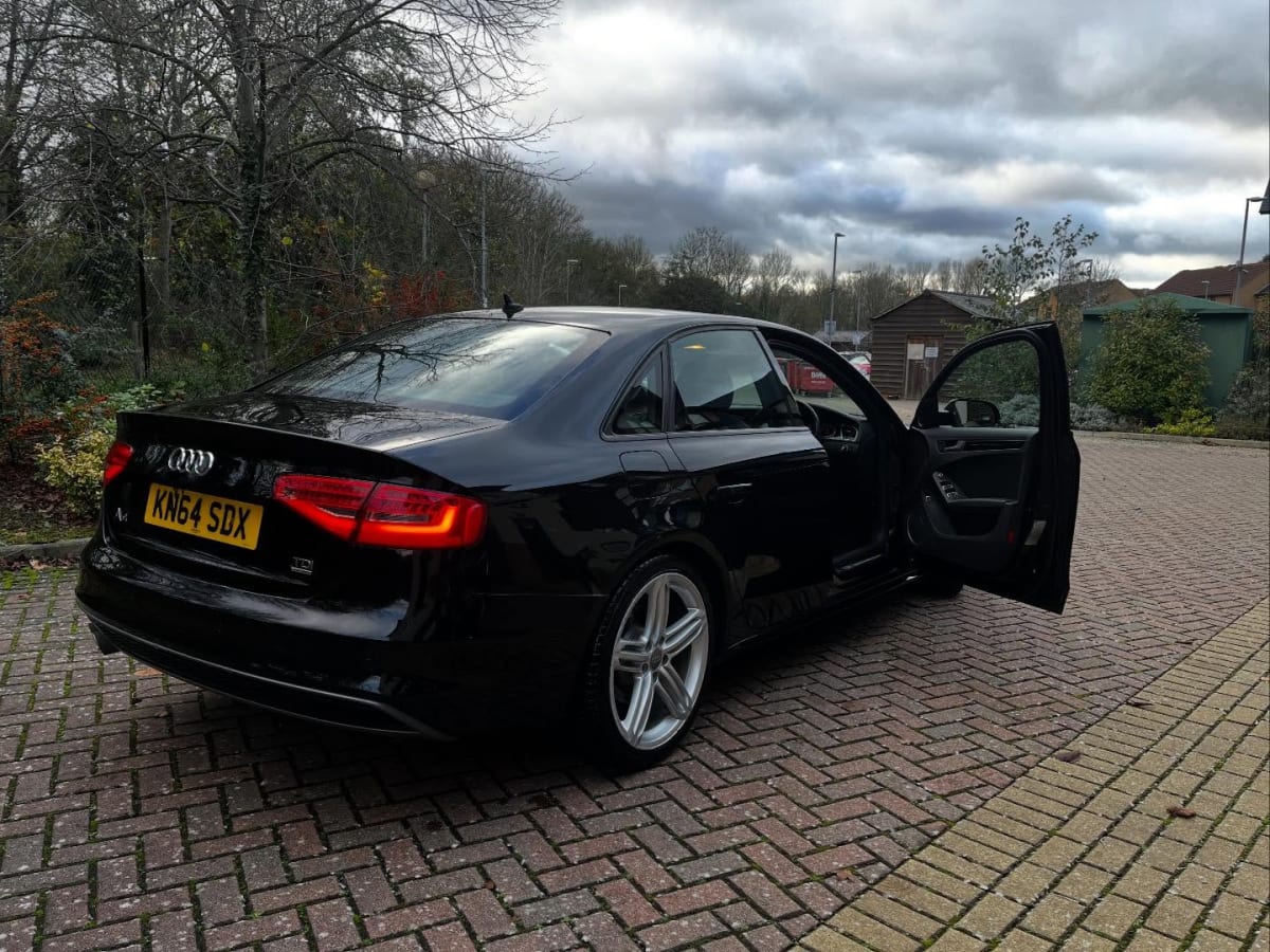 Audi A4 - View 3