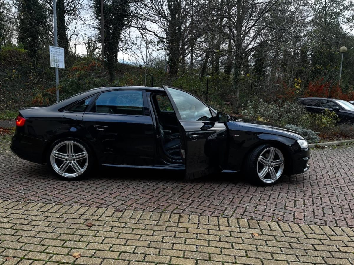 Audi A4 - View 2
