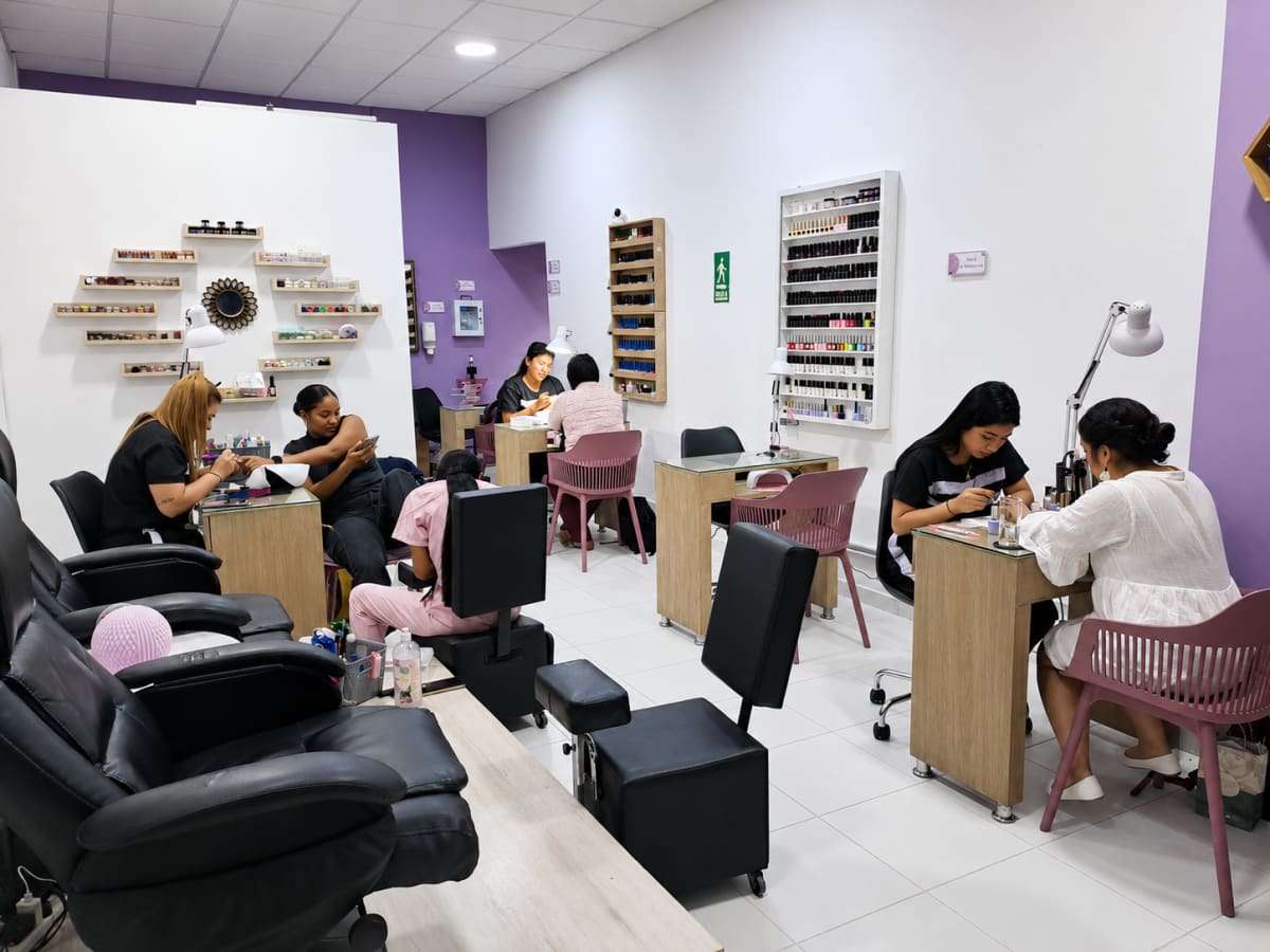 Nuestro local · Amelia Nail Spa
