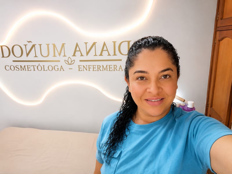 Diana Muñoz — Enfermera y Cosmetóloga Medellín