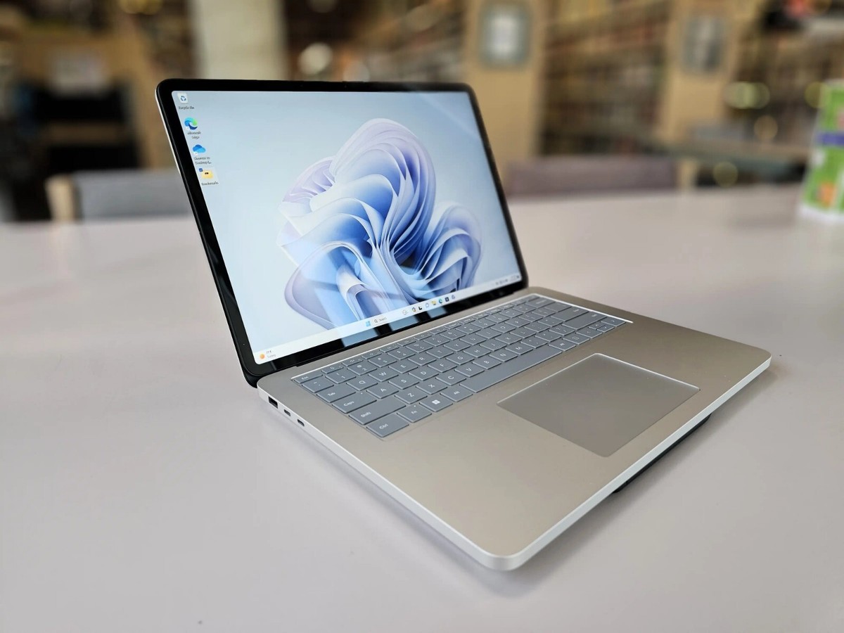 Microsoft Surface Laptop 5
