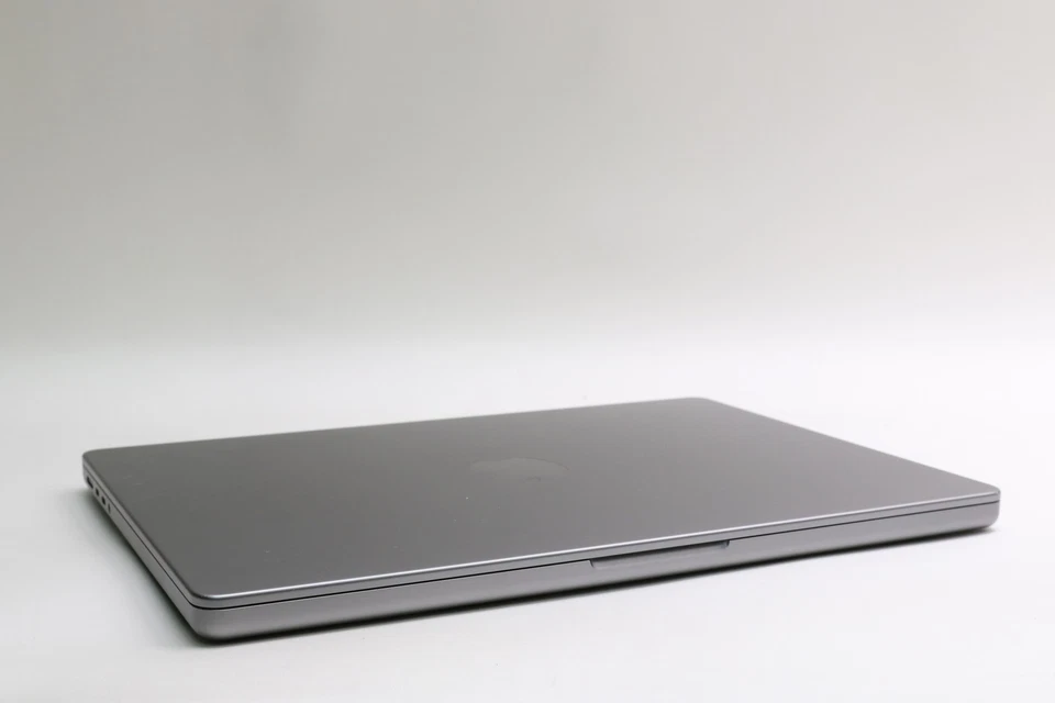 Apple MacBook Pro 14-inch M3