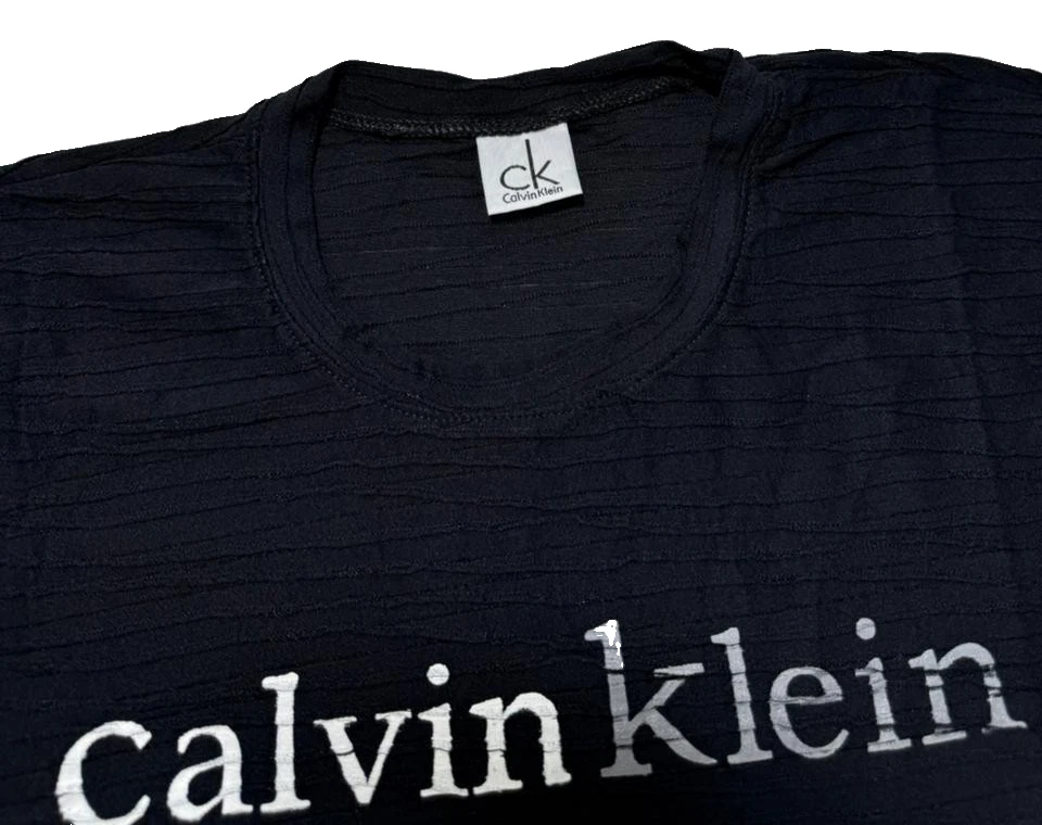 Calvin Klein Classic Fit T-Shirt