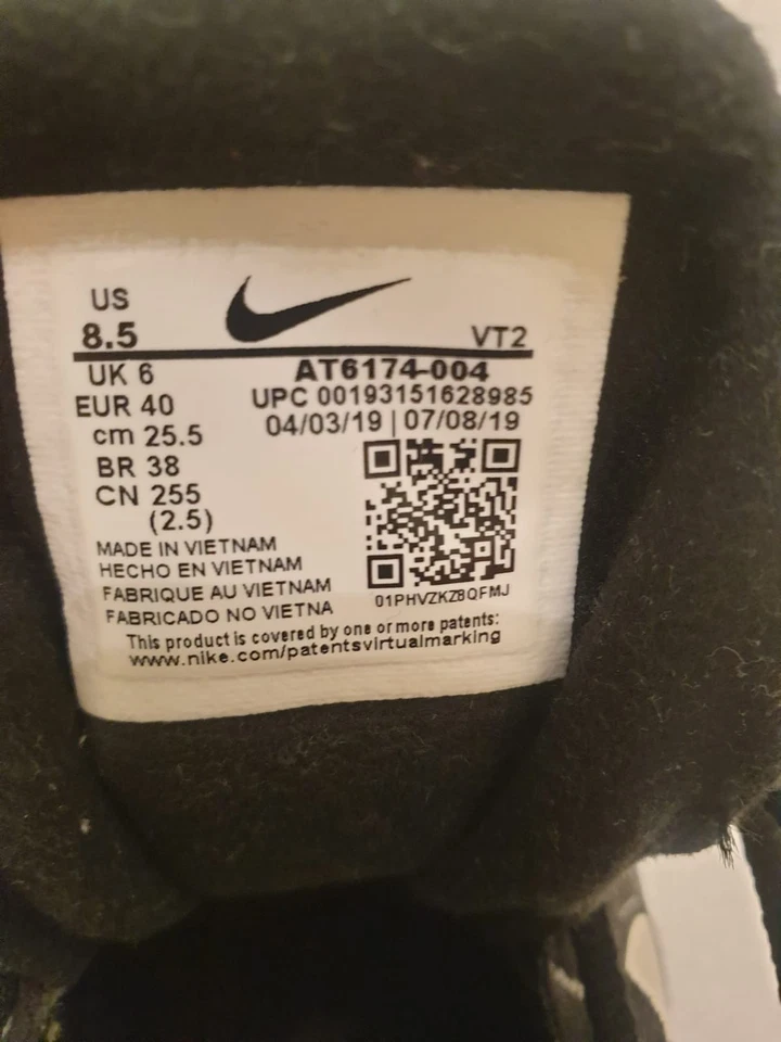 Nike Air Max 270 Running Shoes