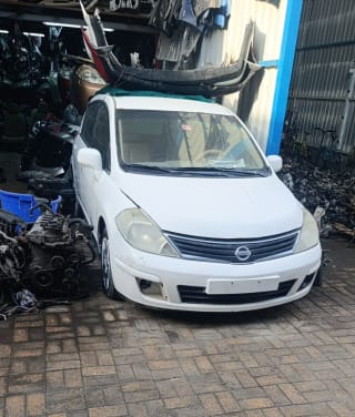 Nissan Tiida (hatchback) car for parts
