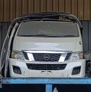 Nissan Urvan (van) halfcut