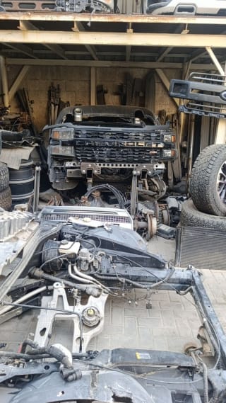 Chevrolet Silverado HD (pickup) halfcut