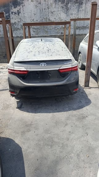 Toyota Corolla Altis (sedan) car for parts