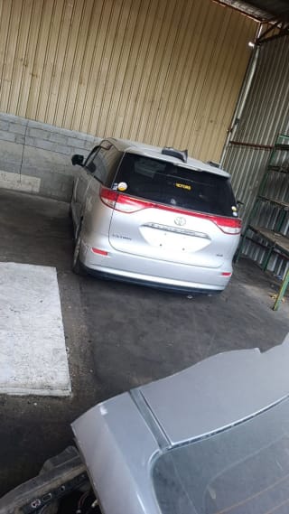 Toyota Estima (minivan) car for parts