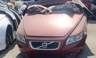 Volvo S40 halfcut