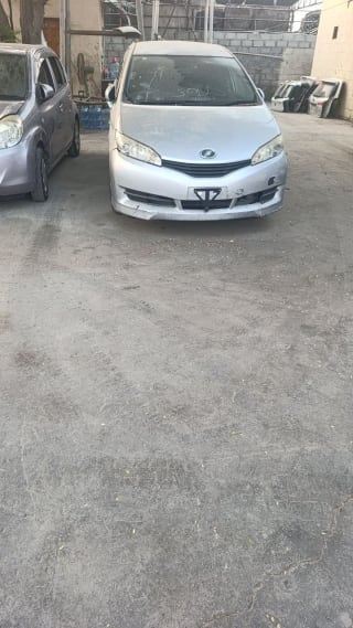 Toyota Wish (MPV) halfcut