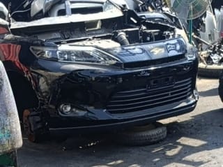 Toyota Harrier (SUV) halfcut