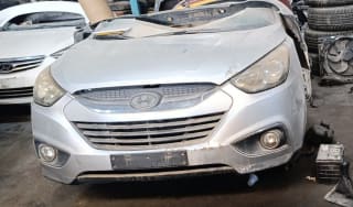 Hyundai Tucson ix35 (SUV) halfcut