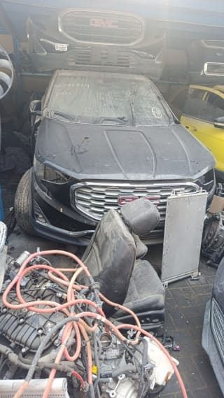 GMC Terrain (SUV) halfcut