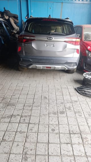 Kia Seltos (SUV) car for parts