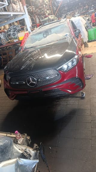 Mercedes-Benz GLC halfcut