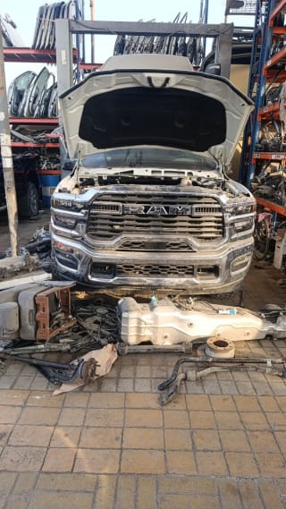 RAM 2500/3500 Heavy Duty (pickup) halfcut
