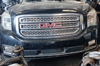 GMC Yukon (SUV) halfcut