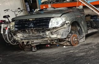 Mitsubishi Pajero (SUV) halfcut