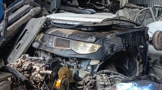 Mitsubishi Pajero Sport (SUV) halfcut