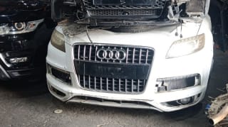 Audi Q7 (SUV) halfcut