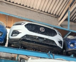 MG ZS (SUV) halfcut
