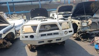 Toyota Hilux (pickup) halfcut
