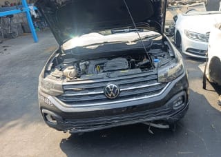 Volkswagen T-Cross (SUV) halfcut