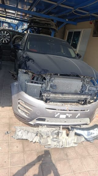 Land Rover Discovery Sport car for parts