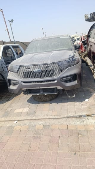 Ford Explorer (SUV) halfcut