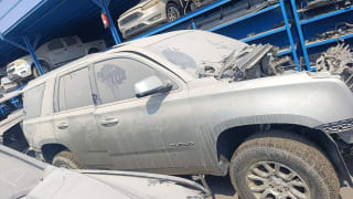 GMC Yukon (SUV) halfcut